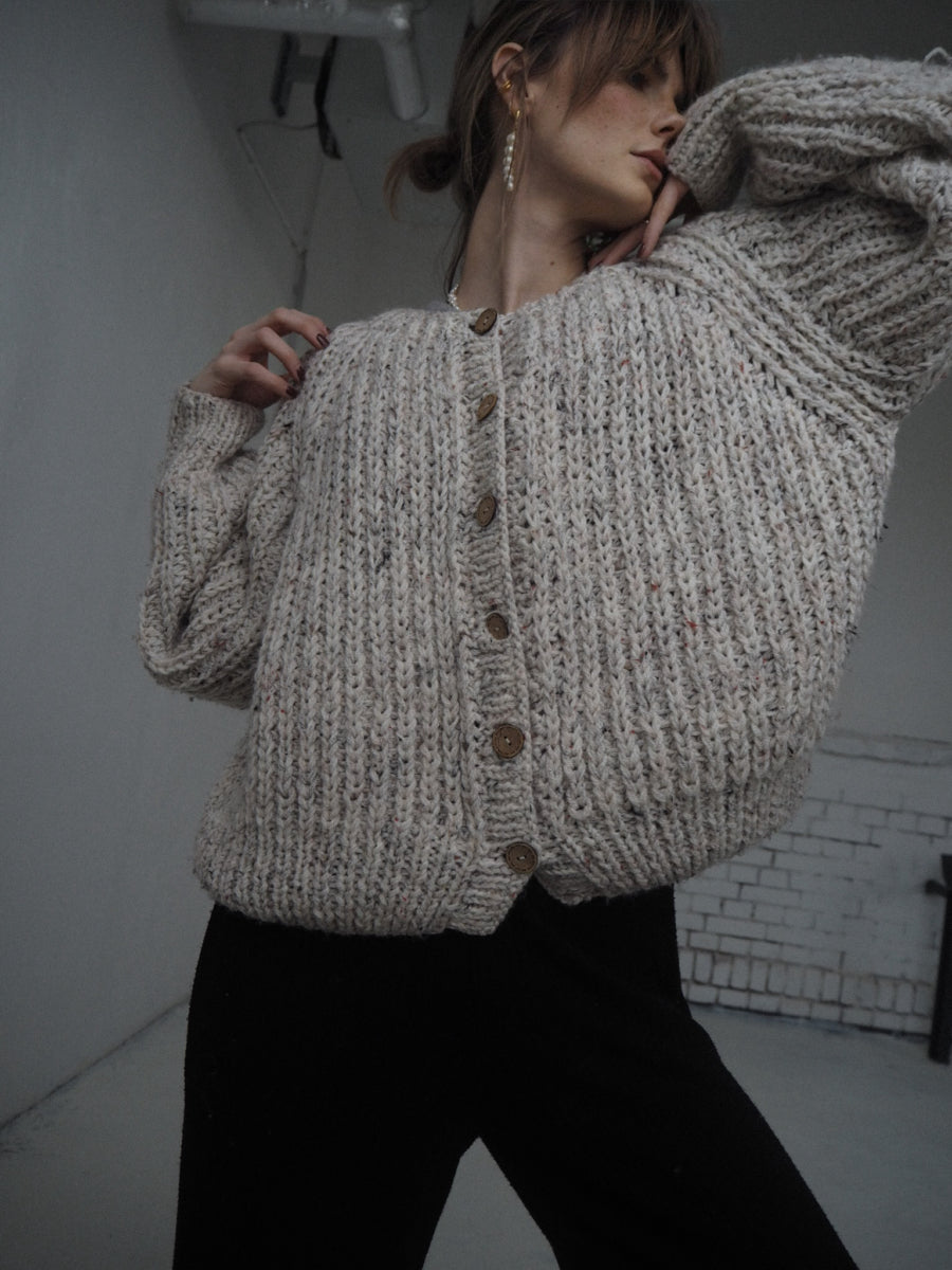 Fitbuddha - handgestrickter Cardigan