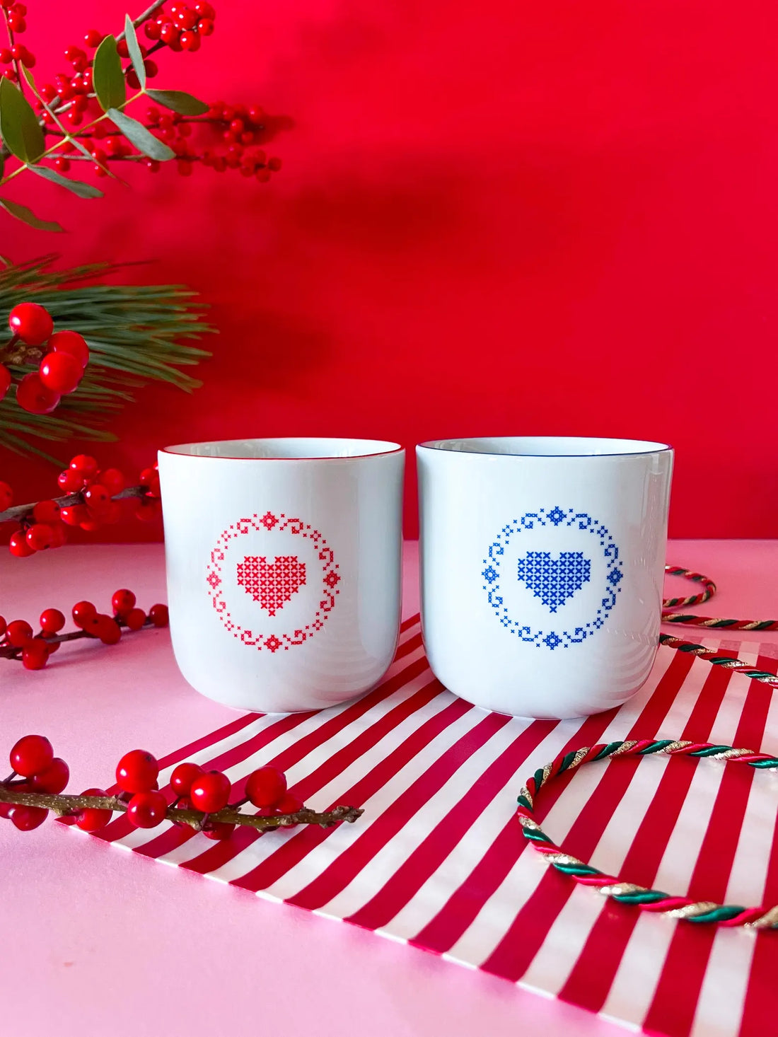 Heimatformat - Bayerische Tasse mit Herz rot und blau