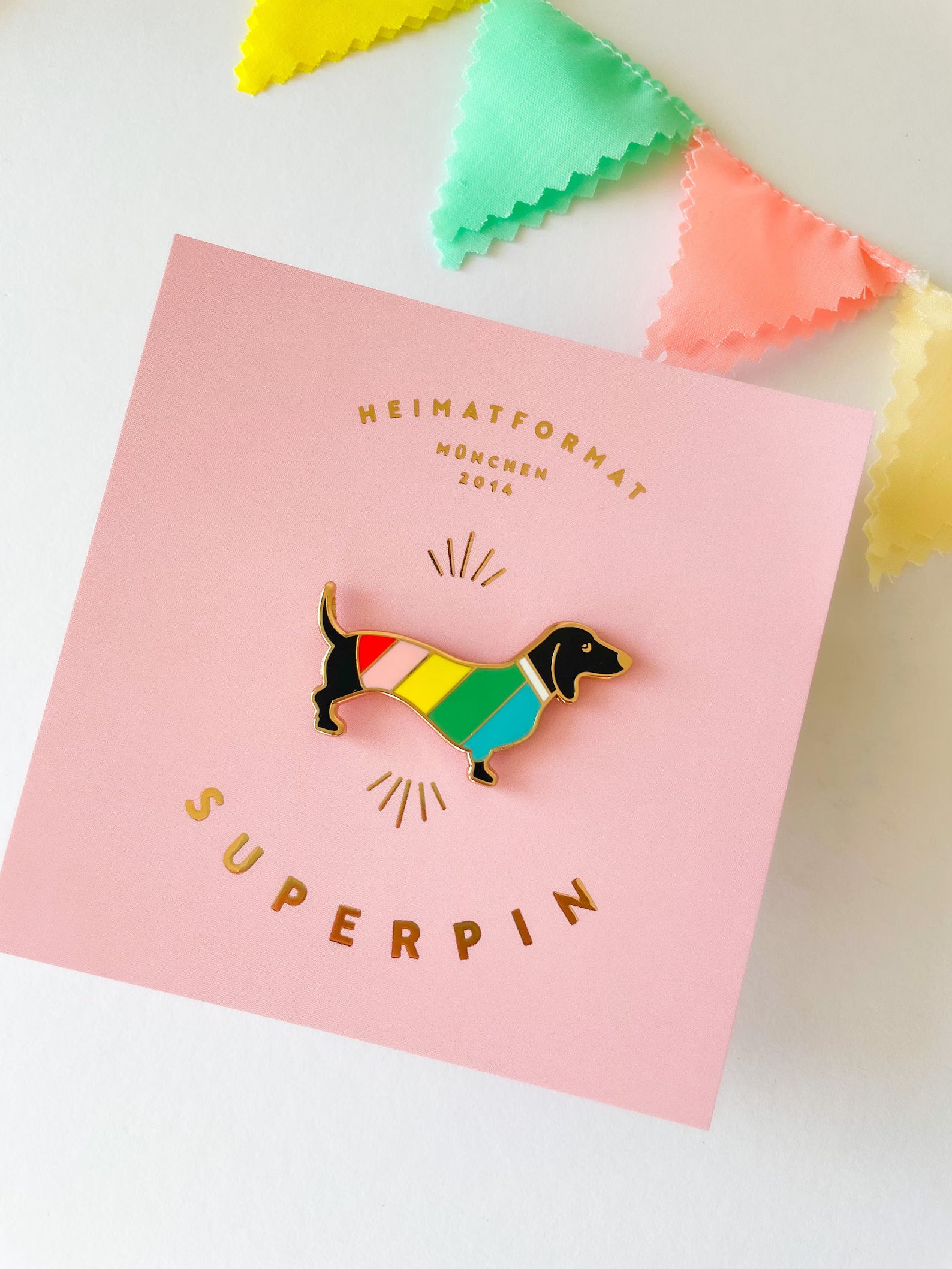 Heimatformat - Dackel-SuperPin bunt