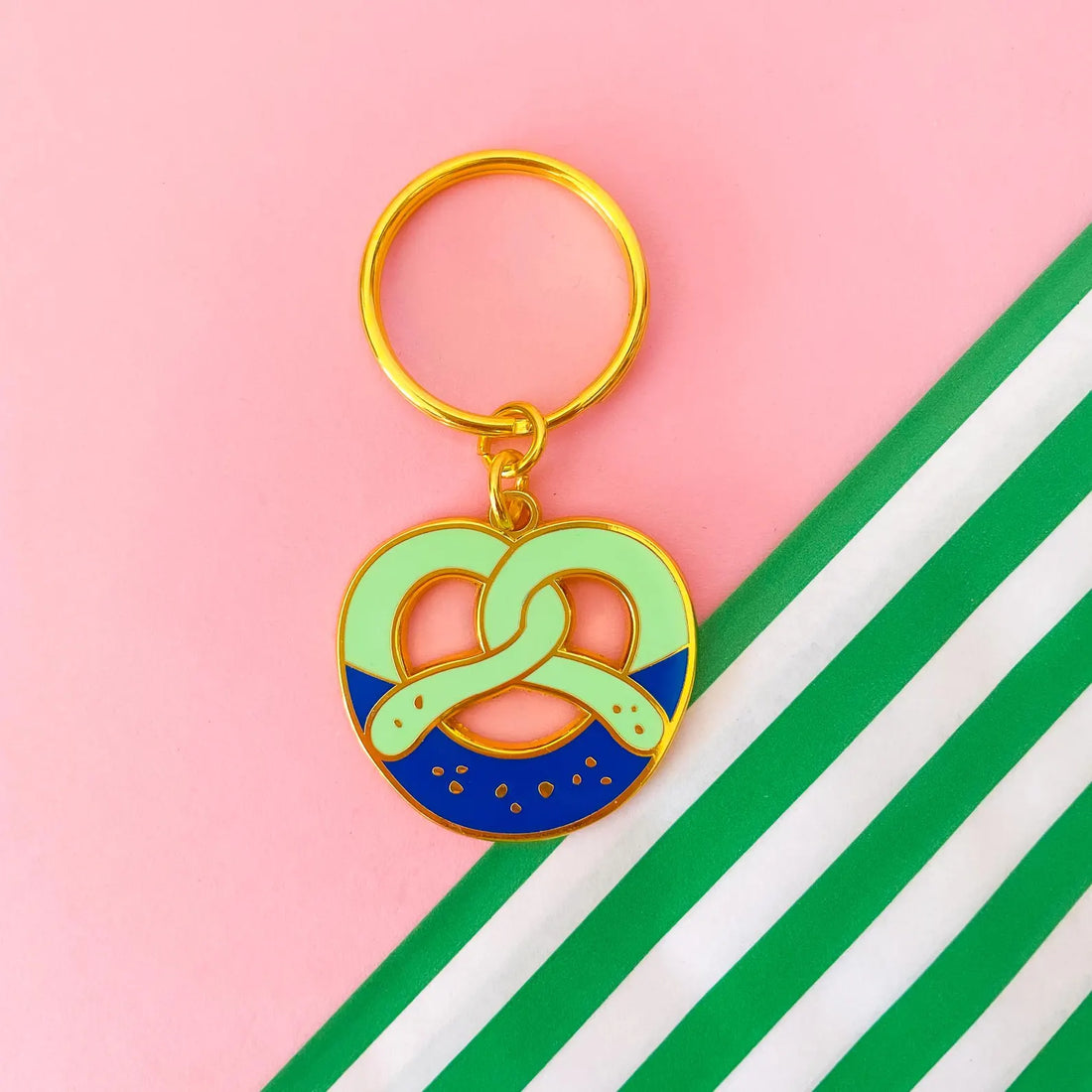 Heimatformat - Schlüsselanhänger Brezn Grün-Blau - Oktoberfest Accessoires - München - Frauen / Männer