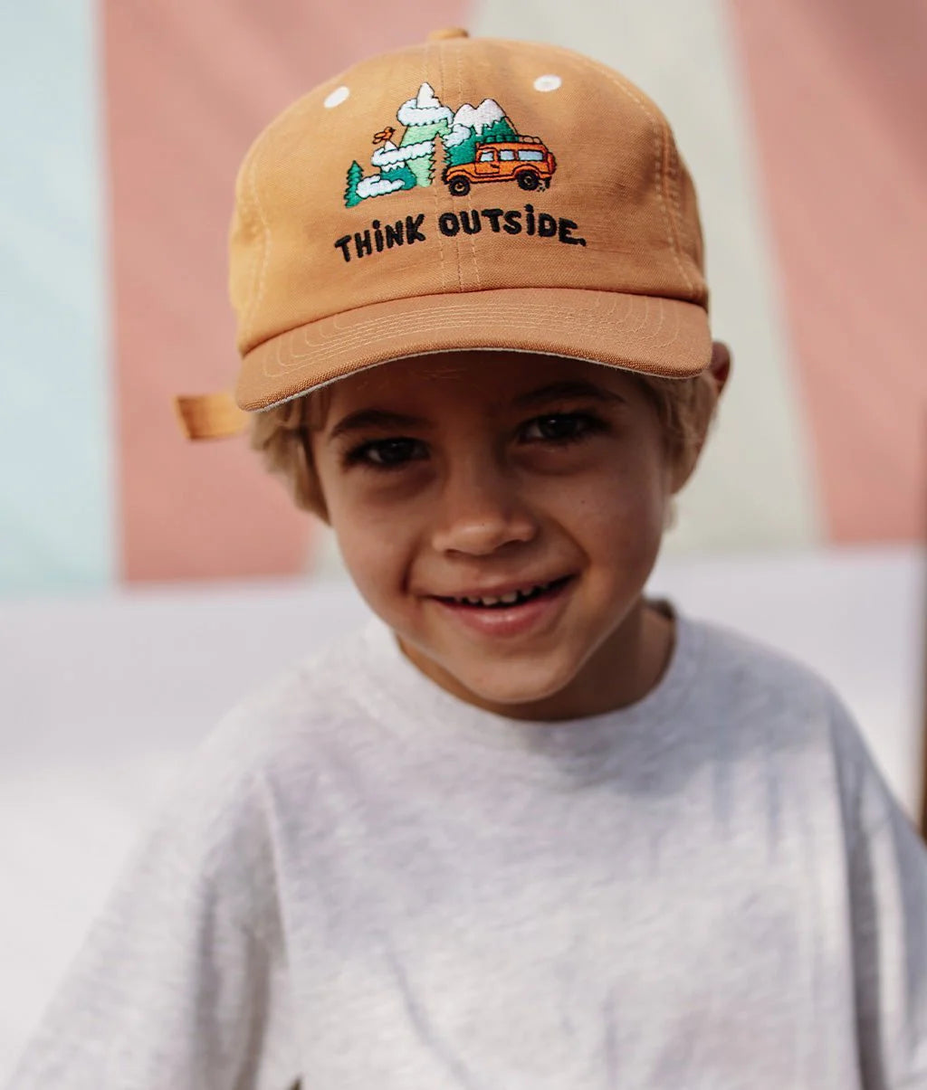 hello hossy - Kappe Leinen Outside