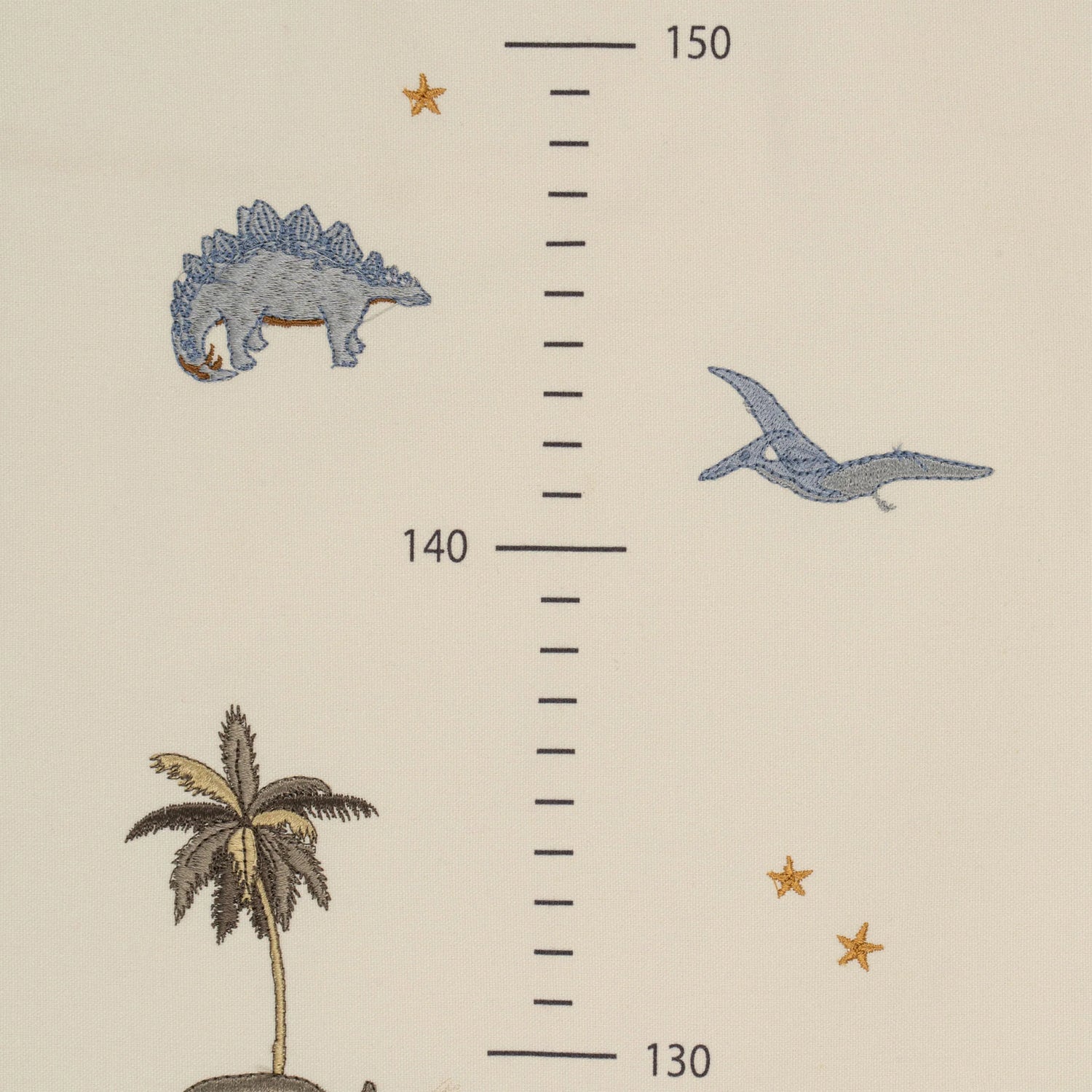 Konges Slojd -  bestickte Messlatte Baumwolle Dino