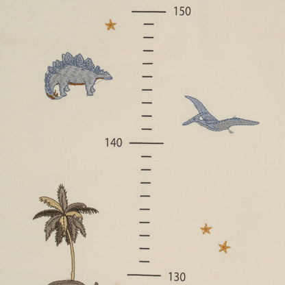 Konges Slojd -  bestickte Messlatte Baumwolle Dino