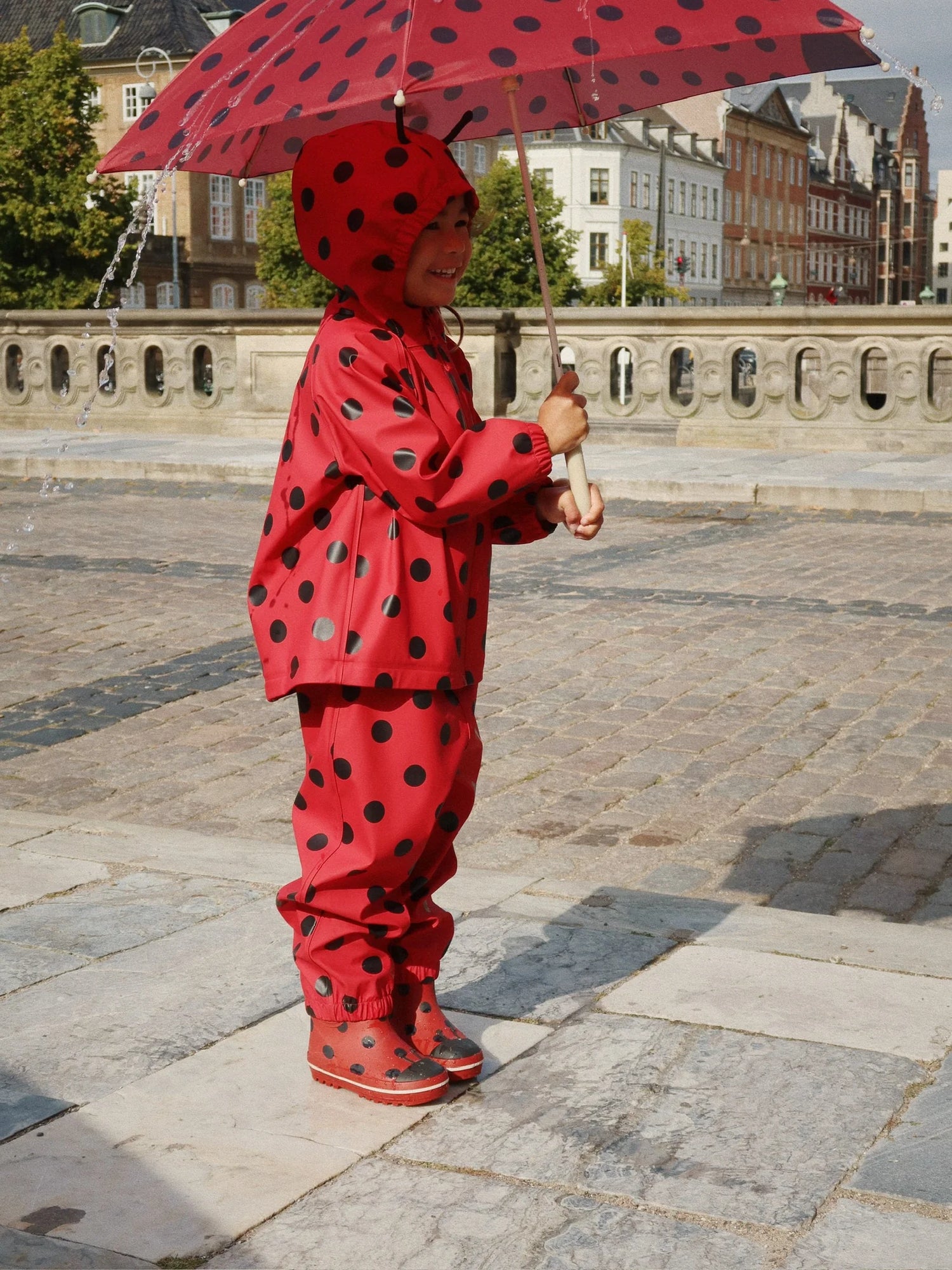 Konges Slojd - Baby Regenkleidung rot Punkte