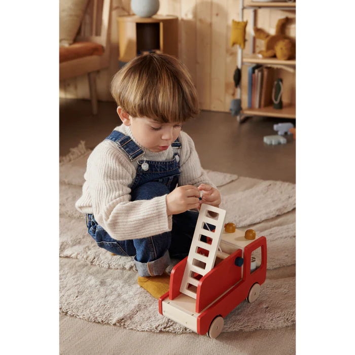 Liewood - Feuerwehrauto aus Holz, kinderspielzeug