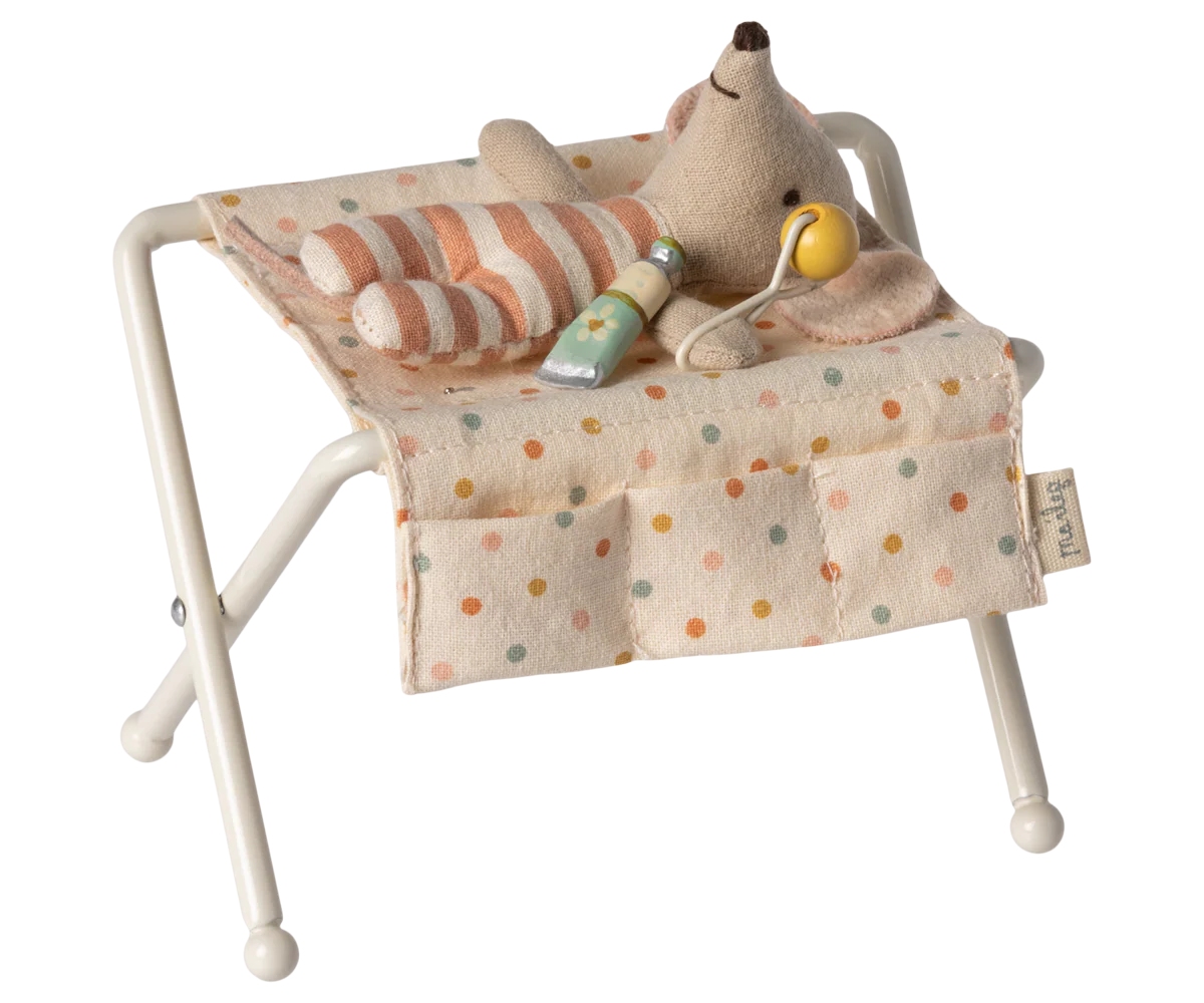 Maileg - Wickeltisch Babymaus weiß