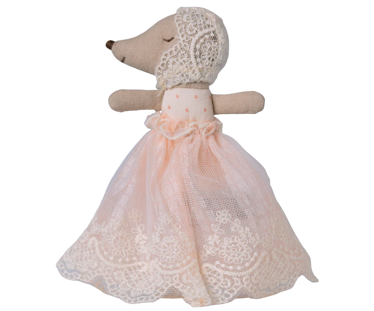 Maileg - Baby Maus mit Kleid rosa Spitze
