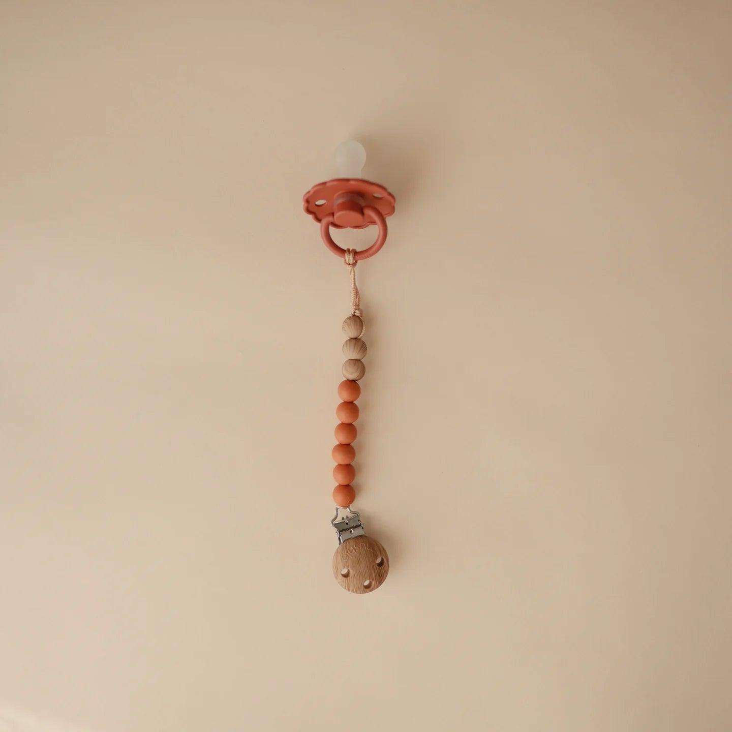 Mushie - Baby Schnullerkette Silikonkugeln coralle