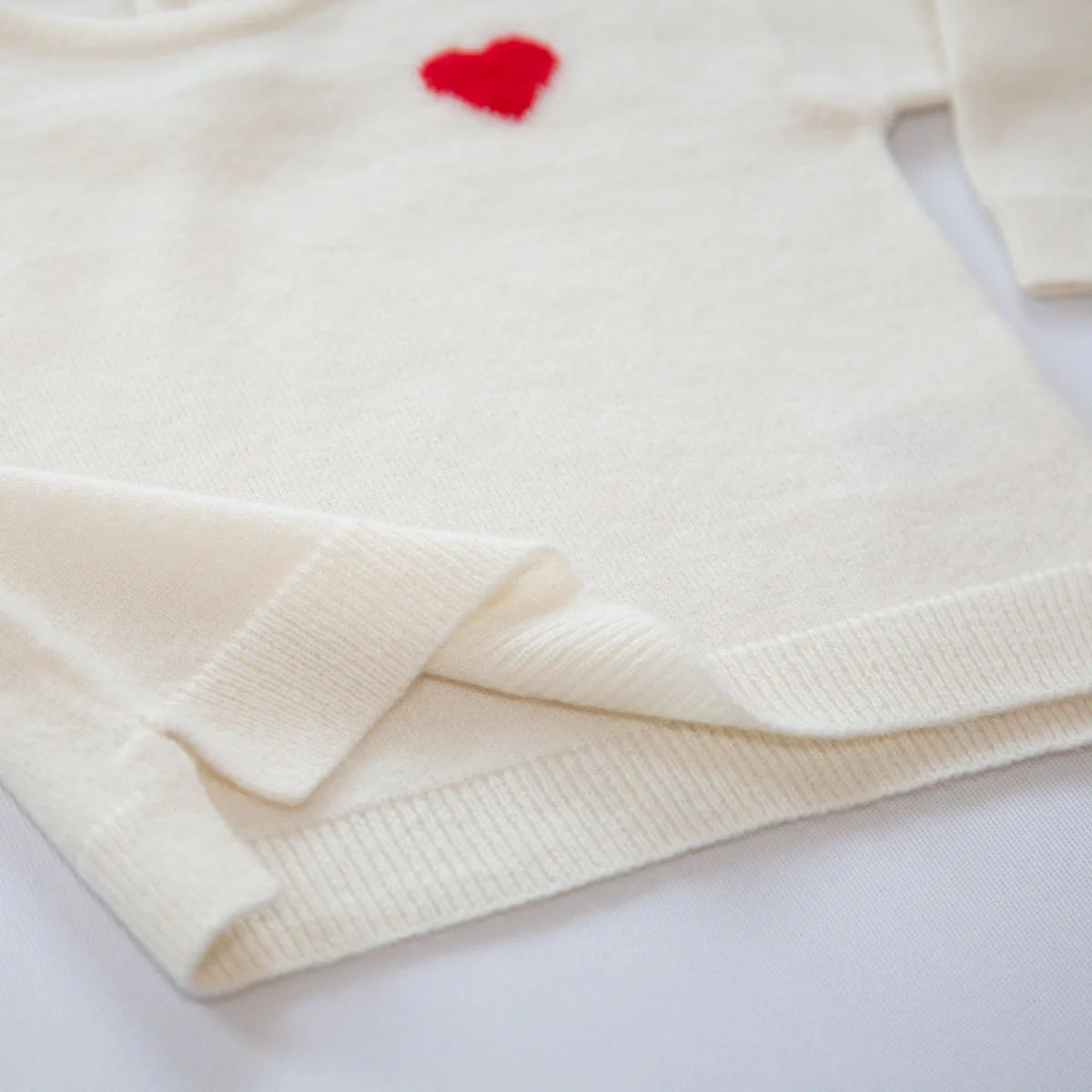Papa Lobster - Baby Cashmere Pullover LITTLE HEART Naturweiß