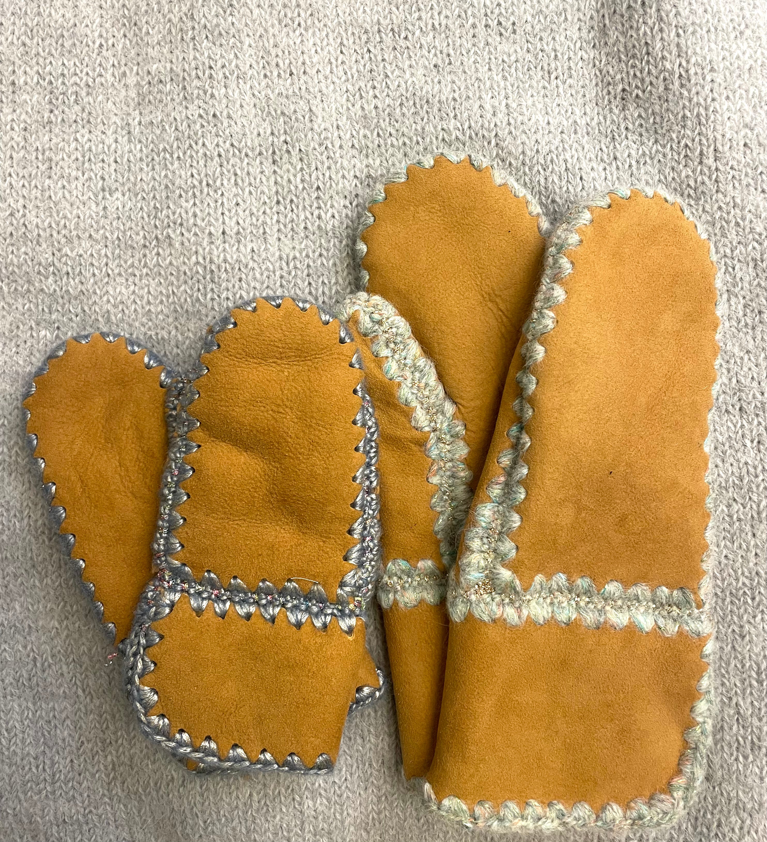 PaRI with Style - Kinder Handschuhe handgemacht aus Lammfell camel/ hellgrau