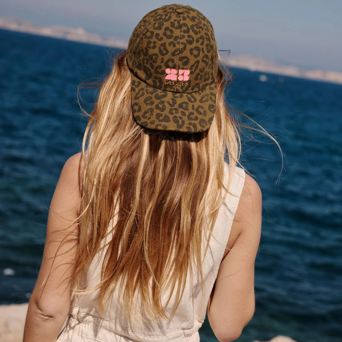 Rose in April - Cap 23 Degrees Leoprint schwarz/ olive