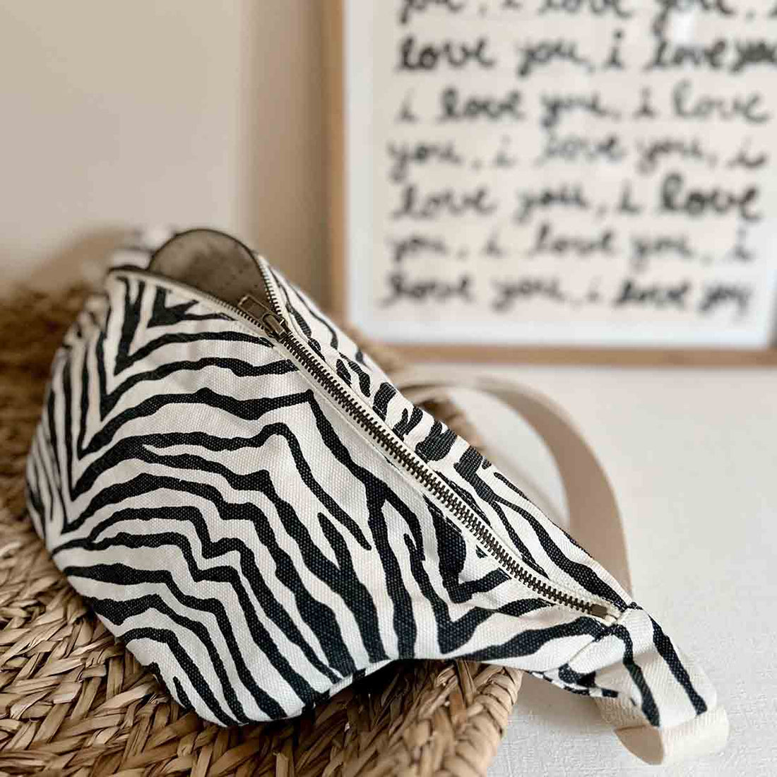 Rose in April - Gürteltasche aus Baumwolle Zebraprint natur/schwarz