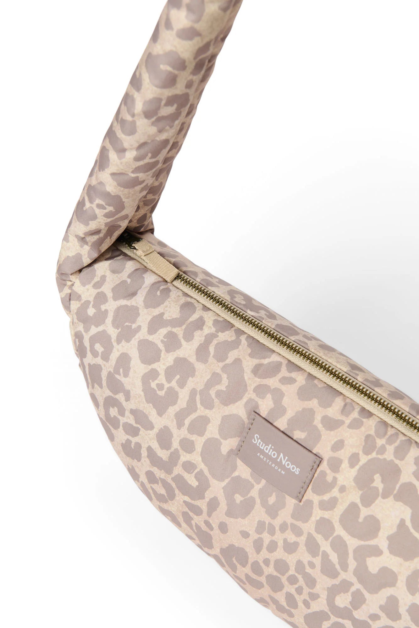 Studio Noos - Beige Leopard Puffy Mini-Umhängetasche