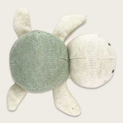 Ava &amp; Yves - Babyrassel Schildkröte grün - AURYN Shop