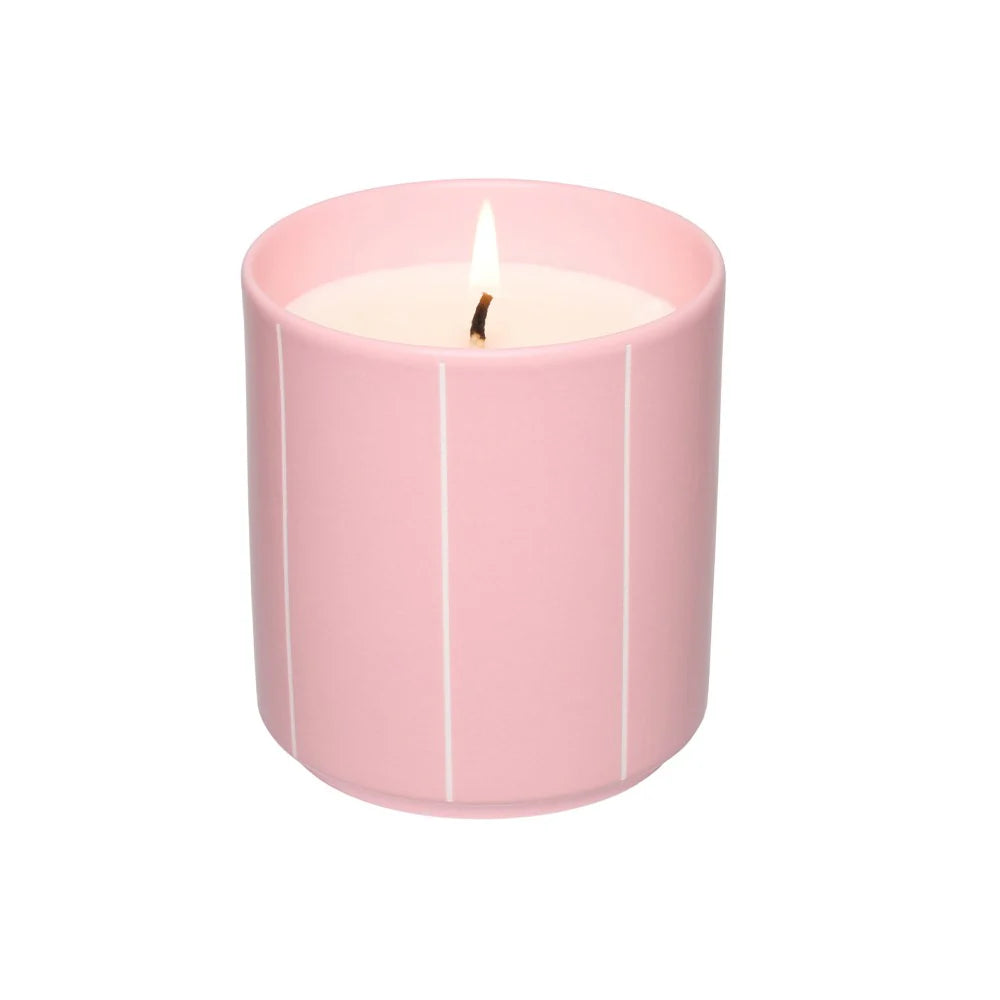 Design Letters - Duftkerze rosa im Porzellanbecher