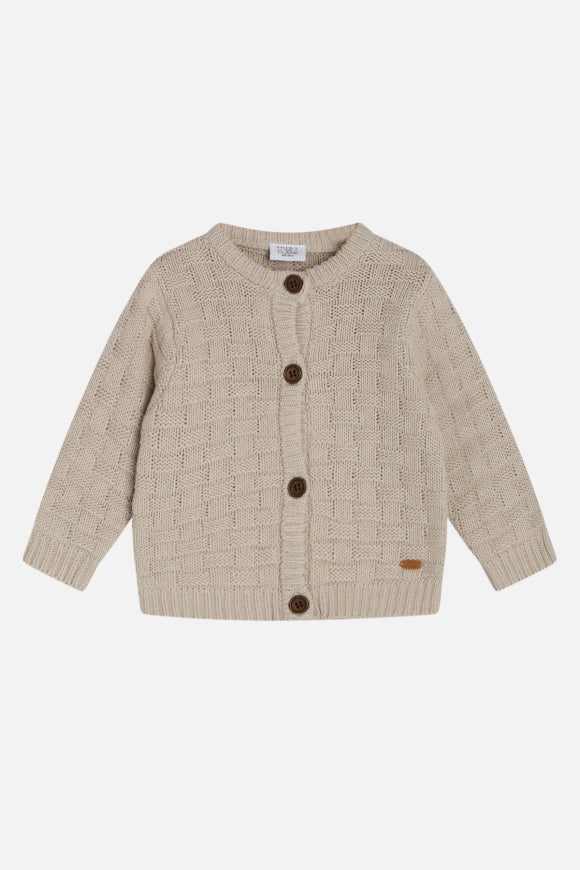 Strickjacke aus weicher Baumwolle mit Zopfmuster hergestellt aus 100 % Bio-Baumwolle von Hust & Claire.