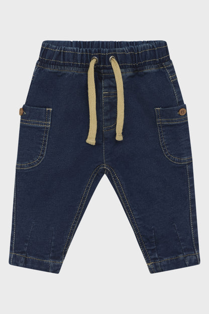 Jeans aus einem dehnbaren Denim-Stoff mit einer Mock-Fly und Taschen an den Seiten der Beine. 