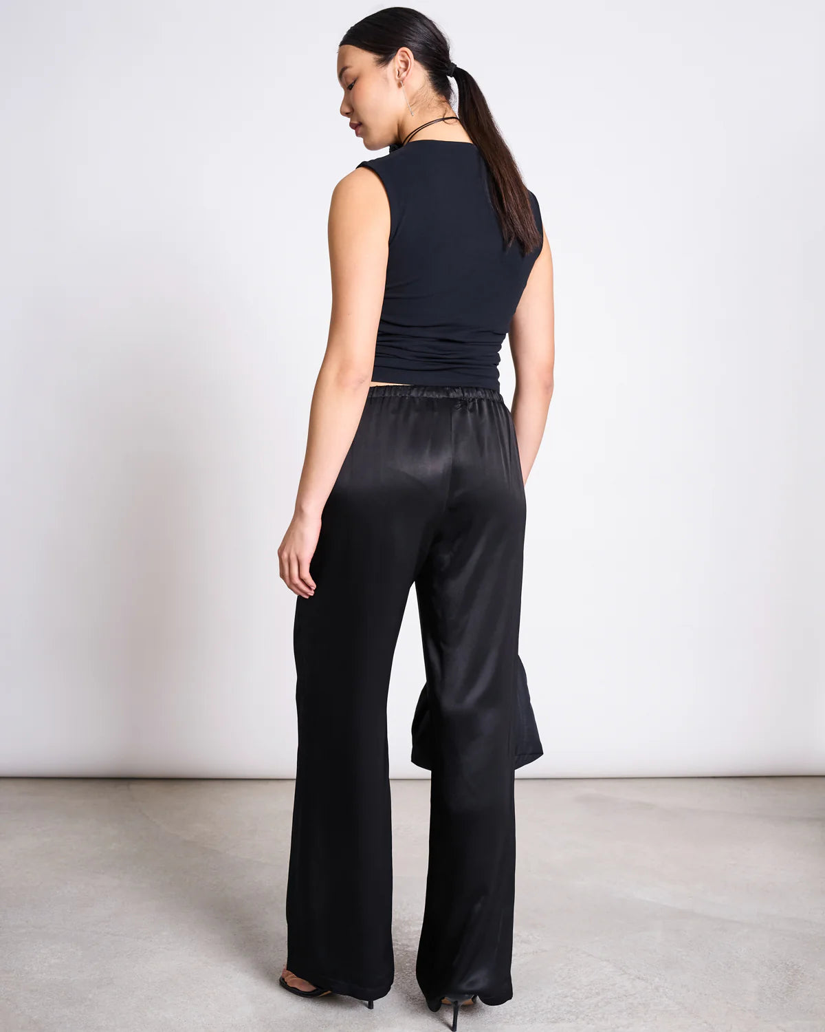 Jan ´n June - schwarze Satinhose Fris aus Viskose