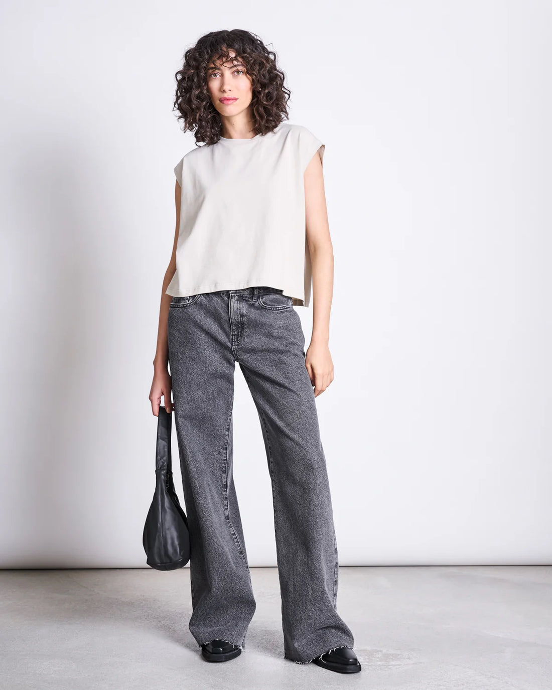 Coole Jeans mit weitem Bein in hellgrau von Jan ´n June