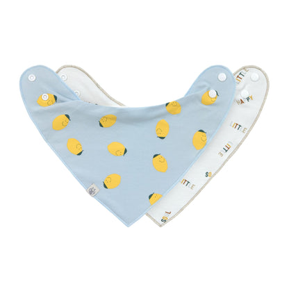 Die zwei wasserdichten Baby Dreieckstücher im Happy Fruits Lemon Design sind stylisch und praktisch zugleich.
