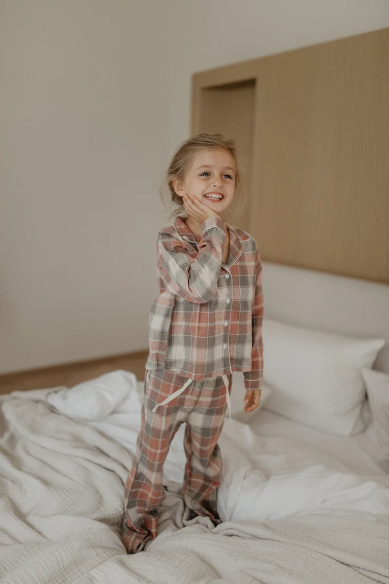 Leevje - Kinder Schlafanzug rot grün kariert Flanell aus Biobaumwoolle