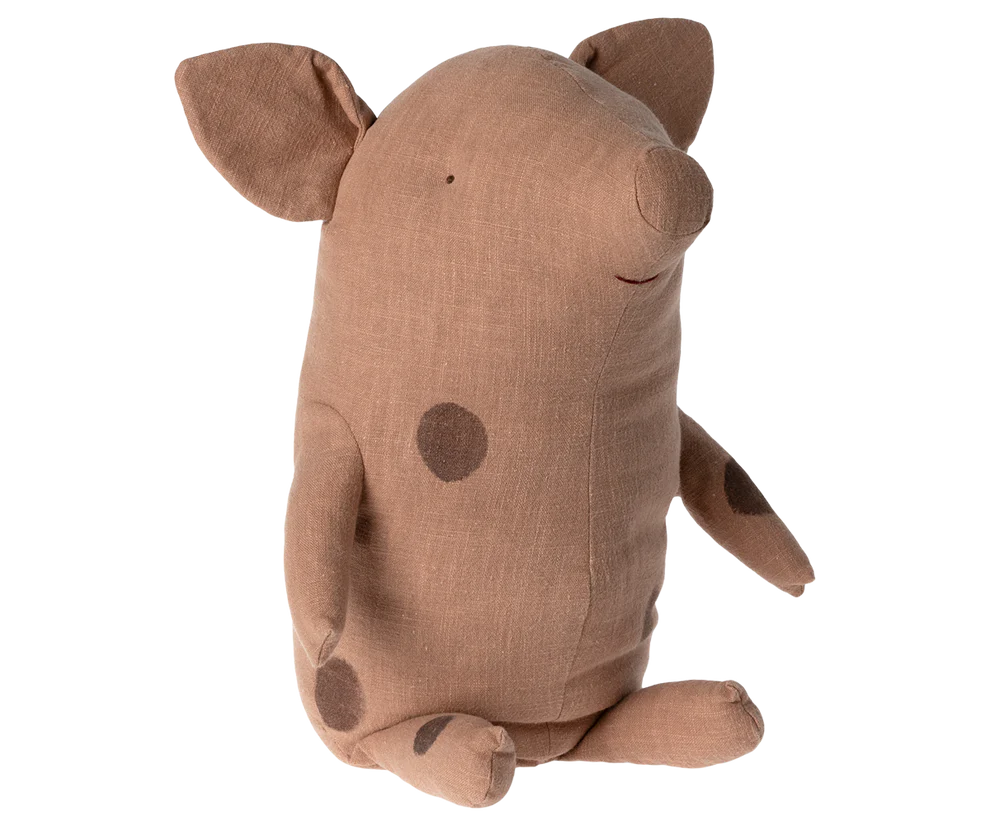 Die Trüffelschweine haben ein neues, größeres Familienmitglied bekommen. Dieses große Trüffelschwein ist aus einem Ramie/Baumwoll-Mischmaterial gefertigt, das für ein weiches Handgefühl sorgt und mit aufgedruckten Punkten auf dem Körper versehen ist.