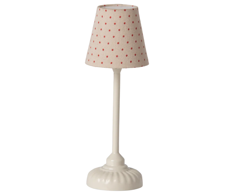 Die schöne Maileg Vintage-Stehlampe ist ein Must-have.