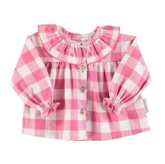 Entzückende Babybluse mit besticktem Kragen in rosa kariert für Mädchen von Piupiuchick.