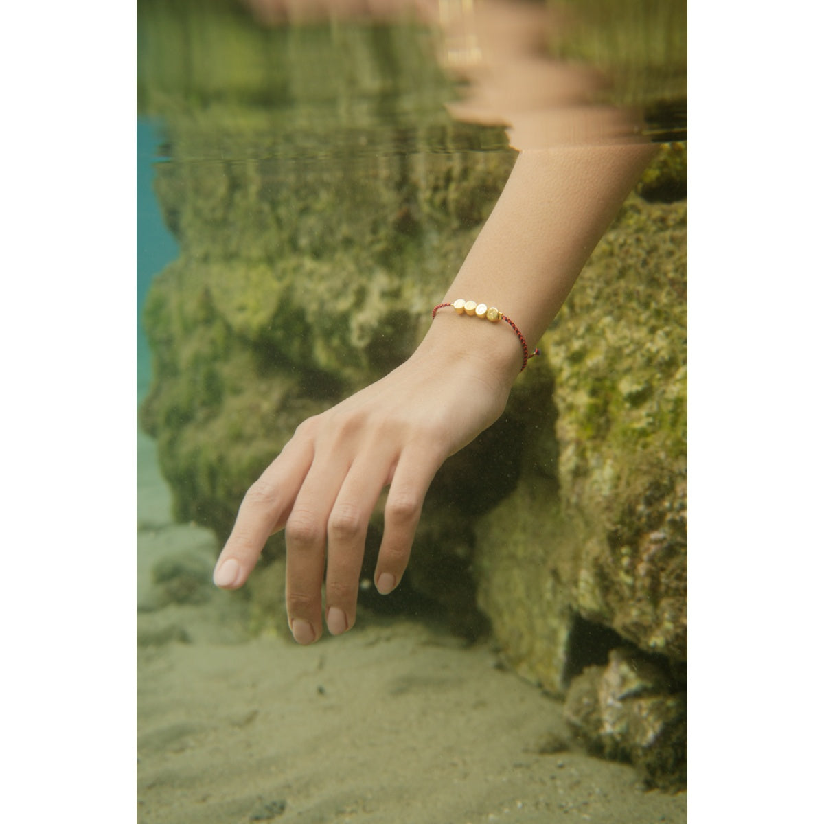 Sorbet Island - Vergoldetes Armband LOVE - AURYN Shop