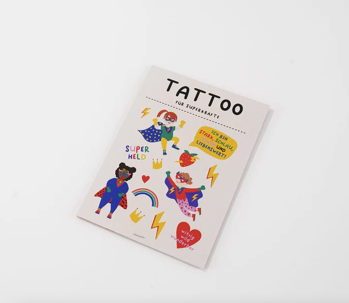 Kindertattoos, die Superkräfte verleihen, wenn man nur ganz fest daran glaubt.