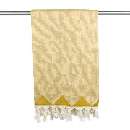 Das Hamamtuch aus Bio-Baumwolle ist pflegeleicht, sehr saugfähig und trocknet schnell.