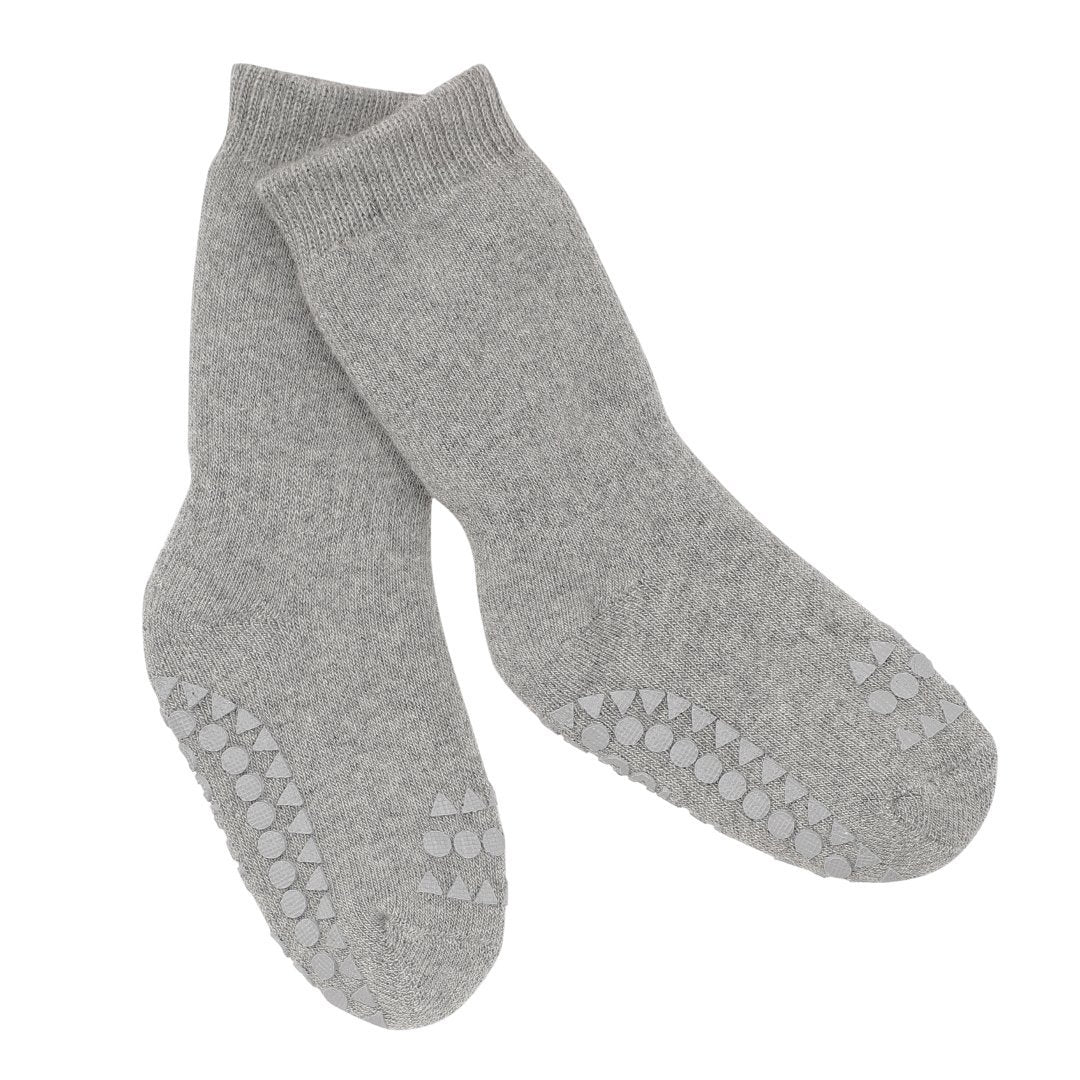 Stoppersocken hellgrau aus Baumwolle für Mädchen und Jungen, fair produziert von Go Baby go