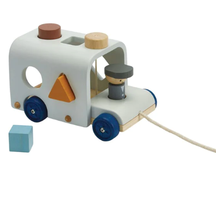 Plantoys-4005401-sortierbus-baby-holz-formen