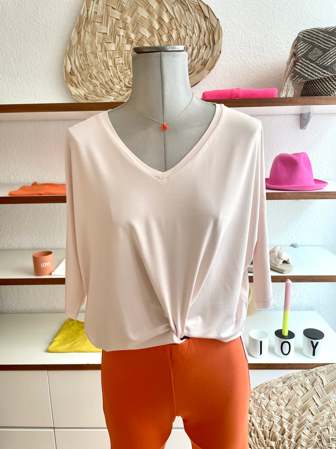 Auryn - Bambus Basic Shirt V-Ausschnitt rosé - AURYN Shop