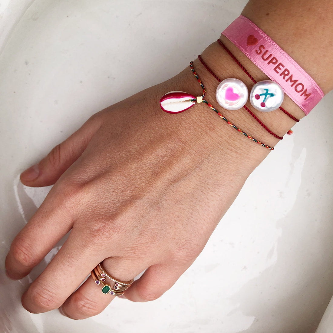Sorbet Island - Armband mit bemalten Süßwasserperlen Kirsche - AURYN Shop